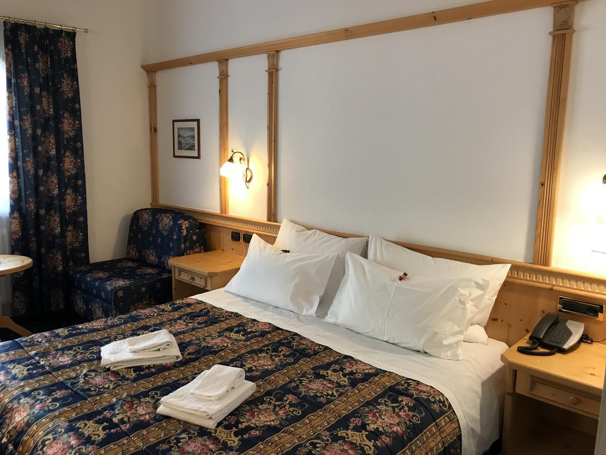 Hotel Alpi Кампителло-ди-Фасса Экстерьер фото